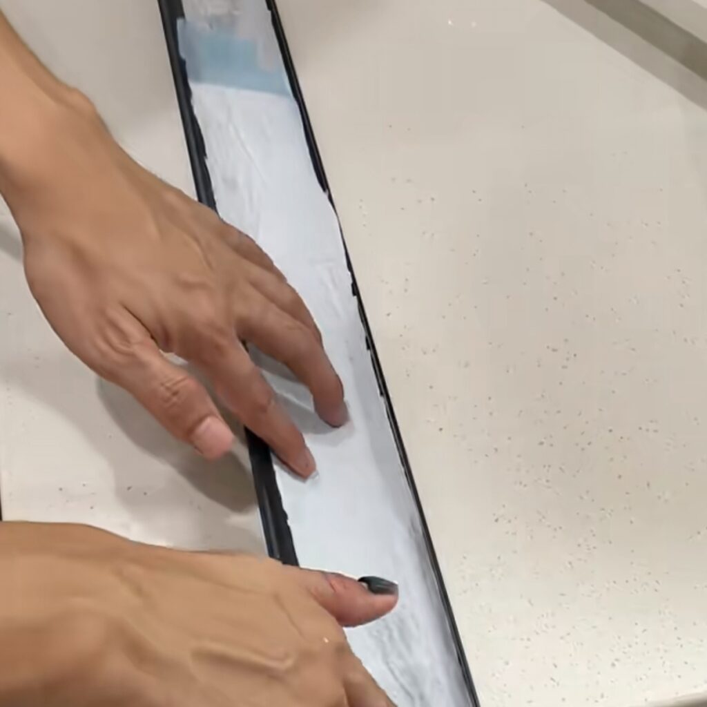 using underpads to absorb range hood oil